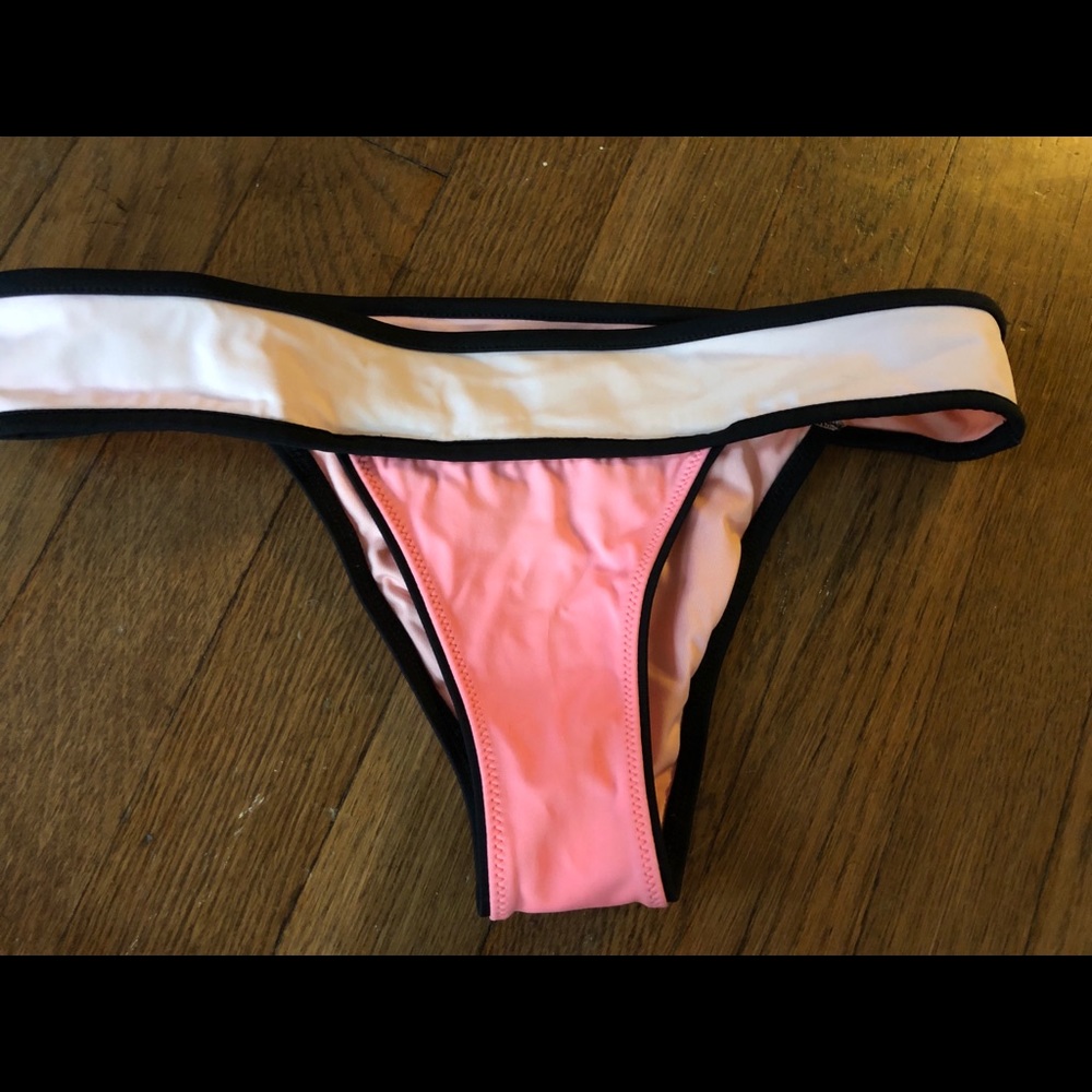 Vitoria secrets bathing suit bottoms